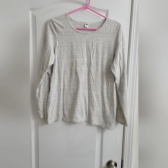 Medium Old Navy heathered gray long sleeve shirt - Picture 1 of 4